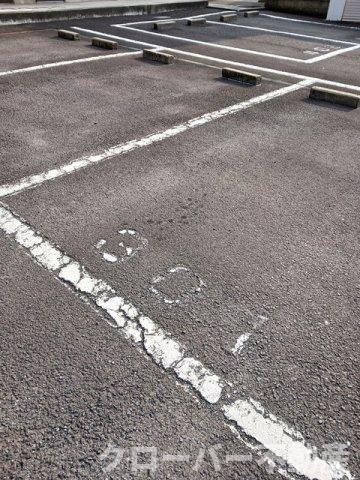 ローフィルドの駐車場