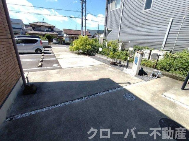 レオネクストクレール国分寺の駐車場