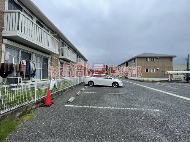 ラトンラヴール　Ⅰ番館の駐車場|駐車場に車を止められます