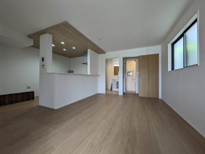 【居間・リビング】 | 広島市南区向洋新町１丁目No.2 向洋ニュータウン洋光台