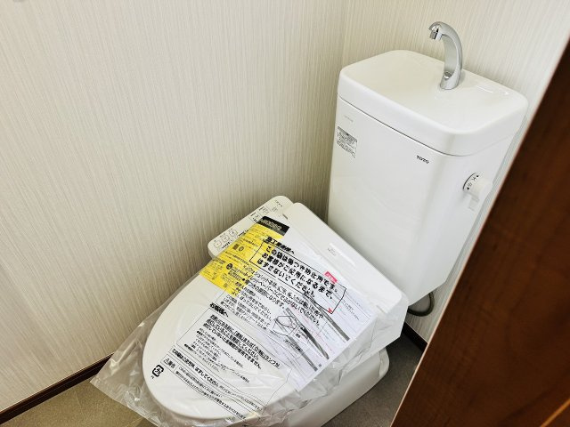 八王子市　川町　中古戸建てのトイレ|～新規交換済、暖房温水洗浄機能付きトイレ　冬場は特に嬉しい機能ですね～
