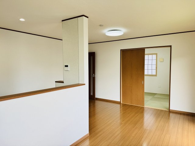 八王子市　川町　中古戸建ての内装|～15.0帖の明るいLDKで、家族団欒の時間をお過ごしいただけます～