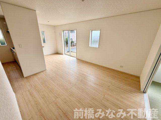 【新築】前橋市堀之下町第1　１号棟(全４棟)　クレイドルガーデン　新築建売分譲の居間・リビング|居間です