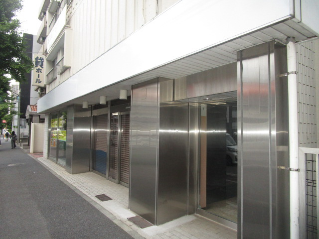 横浜市南区別所１丁目の倉庫