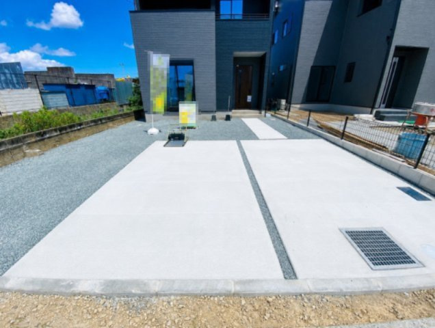 よかタウン／南区近見7丁目1期／１号棟の前面道路含む現地写真