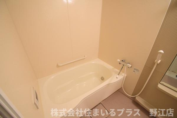 ロータスクレインの浴室