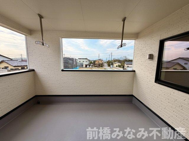 【新築】前橋市堀之下町第1　２号棟(全４棟)　クレイドルガーデン　新築建売分譲のバルコニー|バルコニー付きです