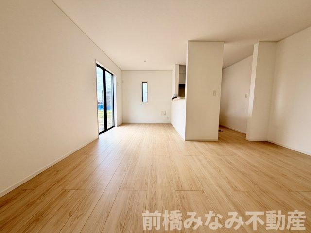 【新築】前橋市堀之下町第1　２号棟(全４棟)　クレイドルガーデン　新築建売分譲の居間・リビング|ゆったり過ごせるリビングです