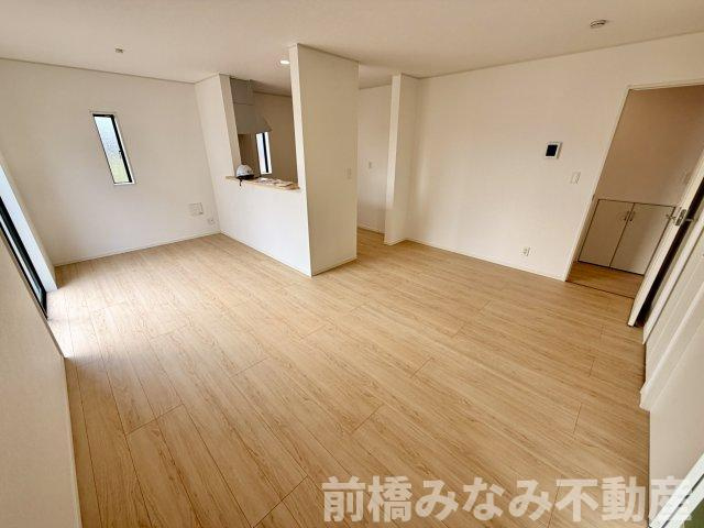 【新築】前橋市堀之下町第1　２号棟(全４棟)　クレイドルガーデン　新築建売分譲の居間・リビング|ゆったり過ごせるリビングです