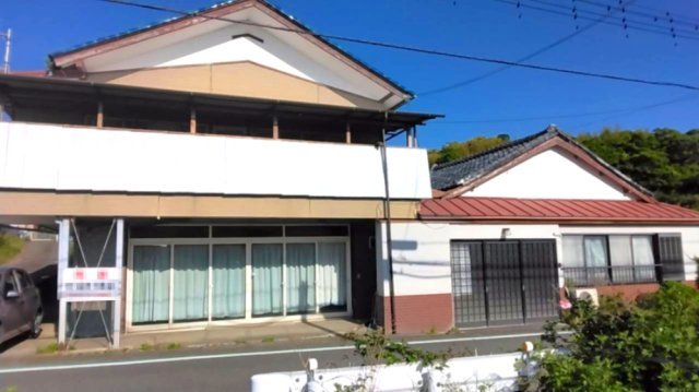 南房総市和田町中三原　２階建ての外観