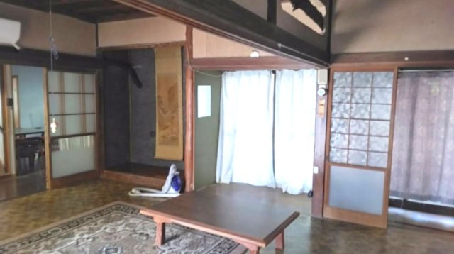 南房総市和田町中三原　２階建ての洋室|1階室内