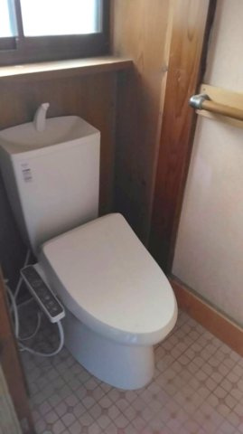南房総市和田町中三原　２階建てのトイレ