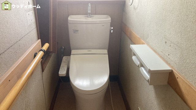 川口市木曽呂　中古一戸建てのトイレ