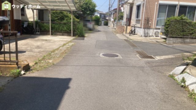 川口市木曽呂　中古一戸建ての前面道路含む現地写真