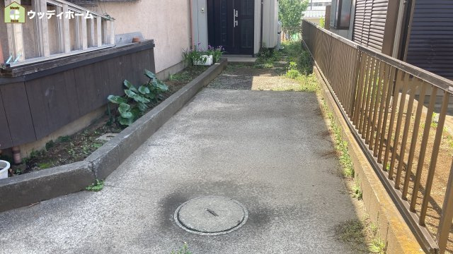 川口市木曽呂　中古一戸建ての駐車場