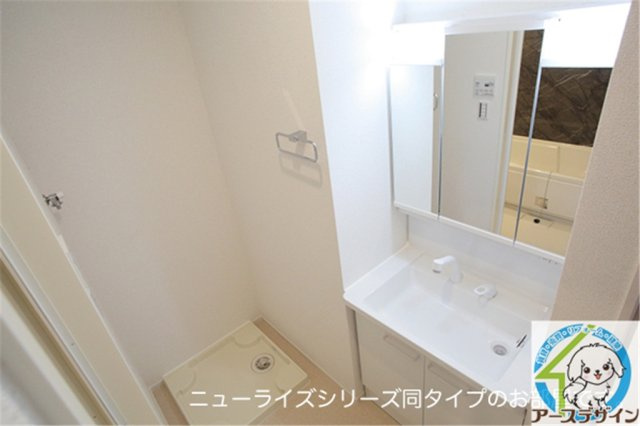 パイン　フォレストの洗面所|パース写真