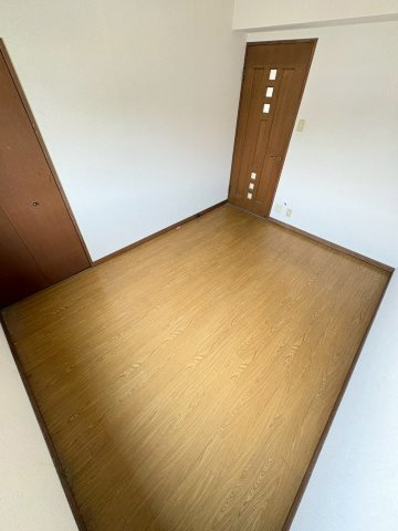 グランヴィラージュ逆瀬川 の寝室