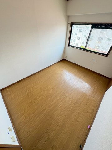 グランヴィラージュ逆瀬川 の寝室