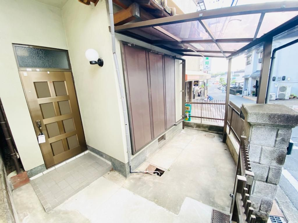 貸家　枚方市長尾家具町の駐車場