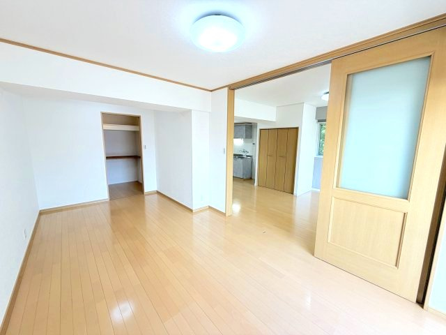 六甲グロリアハイツの洋室