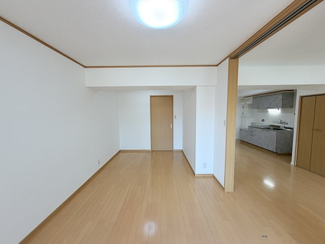 六甲グロリアハイツの洋室