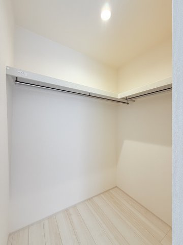 石岡市府中2期　新築戸建の収納|普段使いのお洋服や小物はもちろん、季節物のお洋服などもしっかりと整理整頓おしまい頂けます。居室空間をより広く隅々までお使いいただけますね。