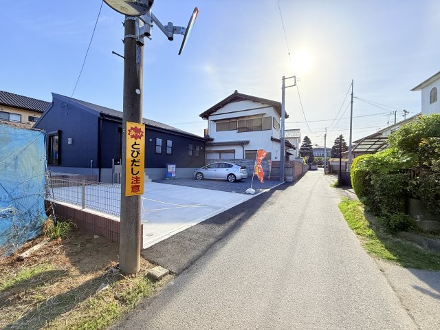 石岡市府中2期　新築戸建の前面道路含む現地写真|実際に現地で周辺環境や街並み、近隣のスーパーや通学路の安全性、病院、公園・・・など生活のイメージをご確認ください！