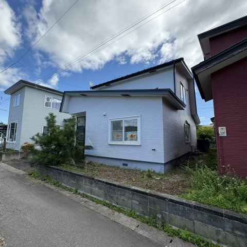 登別市桜木町1丁目16-2 中古住宅 広々車庫付きの4LDK中古住宅！L