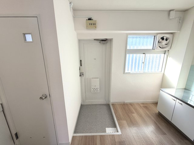 六甲スカイハイツの玄関