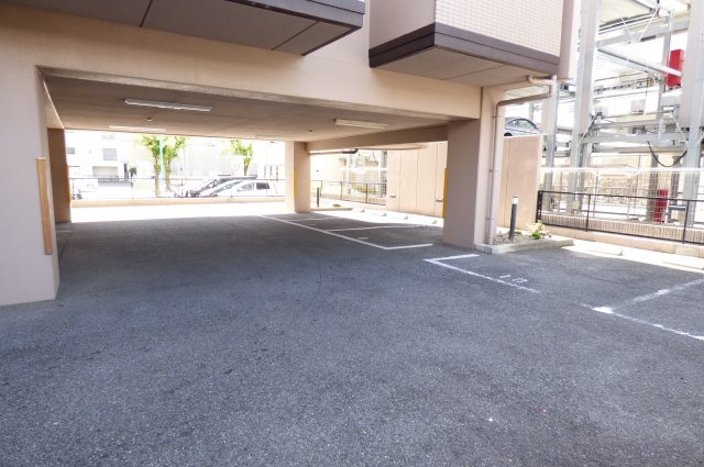Ｓｕｎ・Ｃｅｄａｒの駐車場