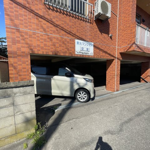 東光マンションの駐車場