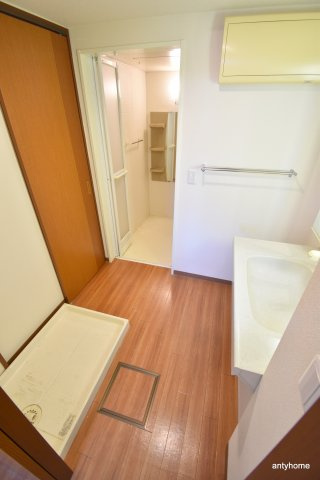 CASSIA江坂　仲介手数料無料の洗面所
