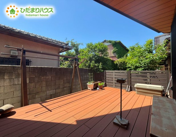 野田市上花輪　中古戸建　平屋　令和4年築　のその他|リビングの南側には広々としたウッドデッキがございます♪
椅子やテーブルを置いてお昼は優雅なティータイム、夜には星を見る、なんて素敵なプライベート空間・・・。