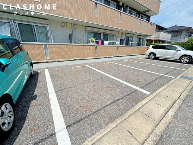 グレース雅　Ａ棟の駐車場