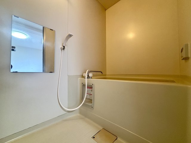 シンプルで機能的なユニットバスです！
