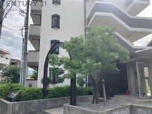 テーミス門の前の画像