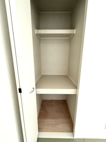 三木市緑が丘町本町第2－2号棟の収納