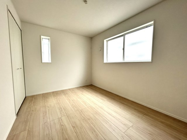 三木市緑が丘町本町第2－2号棟の洋室