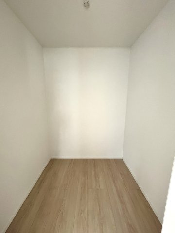 三木市緑が丘町本町第2－2号棟の洋室