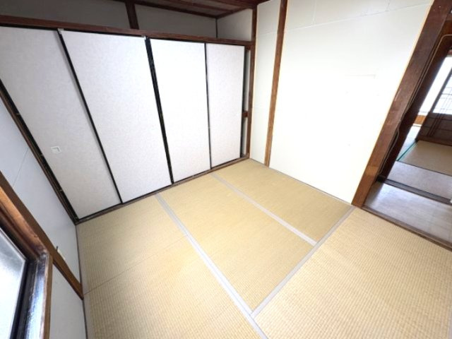 長田区長者町貸家の和室