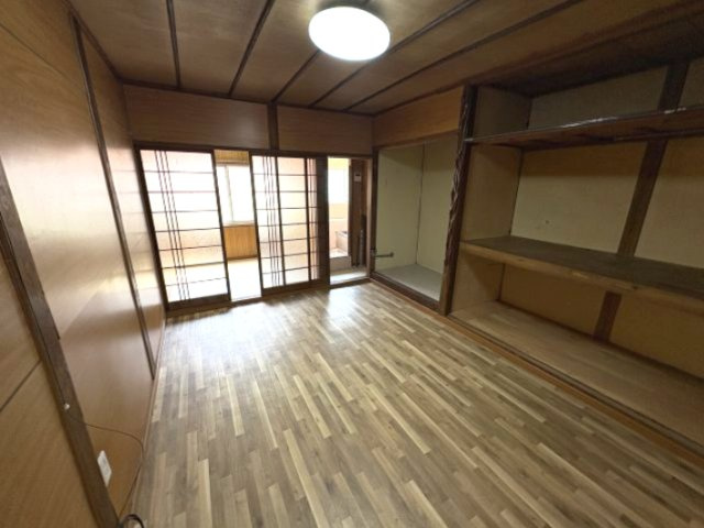 長田区長者町貸家の居間・リビング