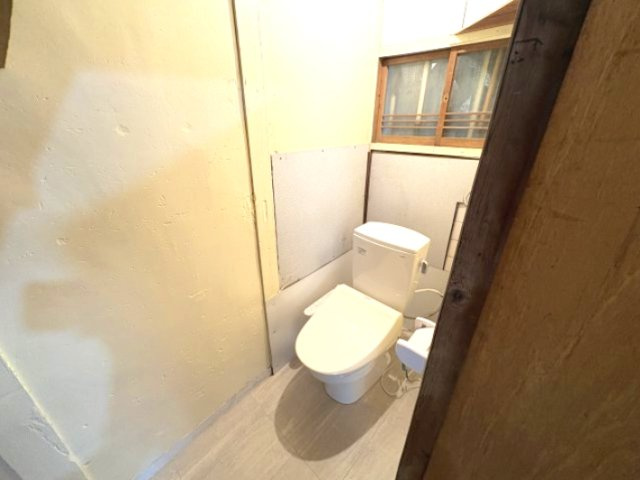 長田区長者町貸家のトイレ