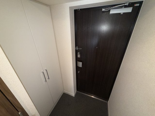 プレサンス三宮ディライトの玄関