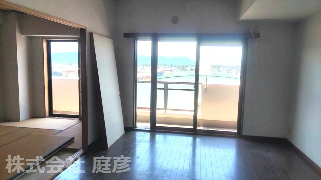 【居間・リビング】の画像