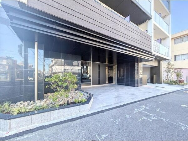 S-RESIDENCE庄内通駅前curere(クラーレ)　FR・家具家電キャンペーン実施中!のエントランス