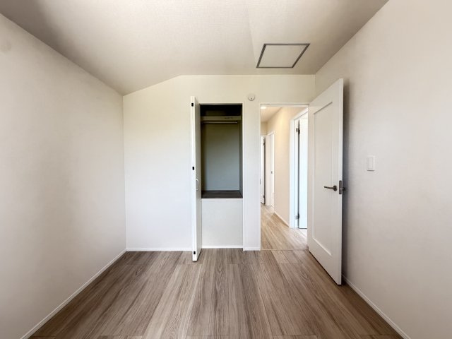 うるま市江洲（全10棟）B号棟の収納|B号棟　洋室5帖＋CL付き♪