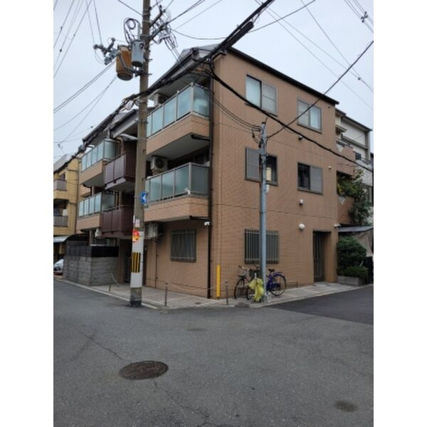 畑中マンションのエントランス