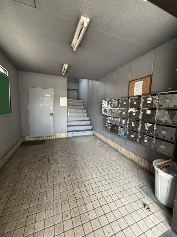 プレアール蔀屋本町のロビー