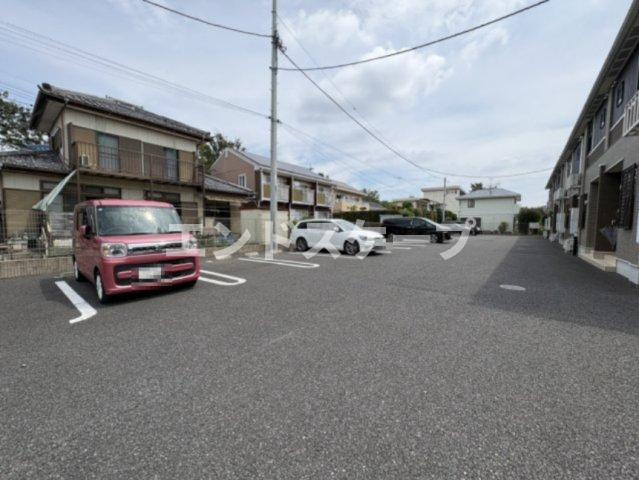 ヴィラ　プラシードＢの駐車場|高崎、前橋のお部屋探しはエンドスケープまで！お客様の理想お聞かせ下さい♪