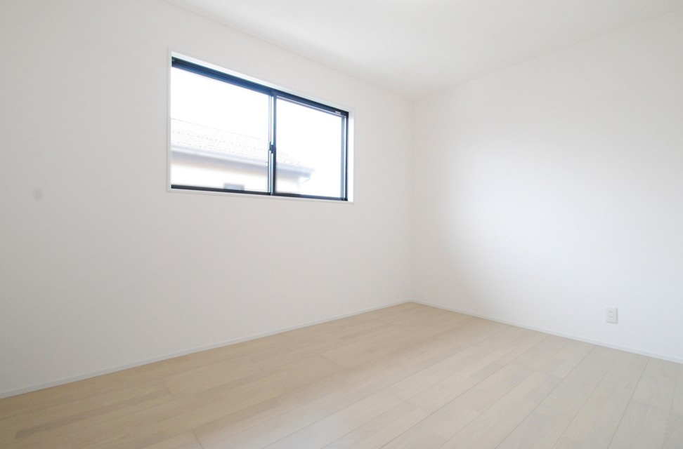 長野市 川中島町四ツ屋　中古戸建の洋室|全居室約6帖以上とゆとりある間取りになっています。
